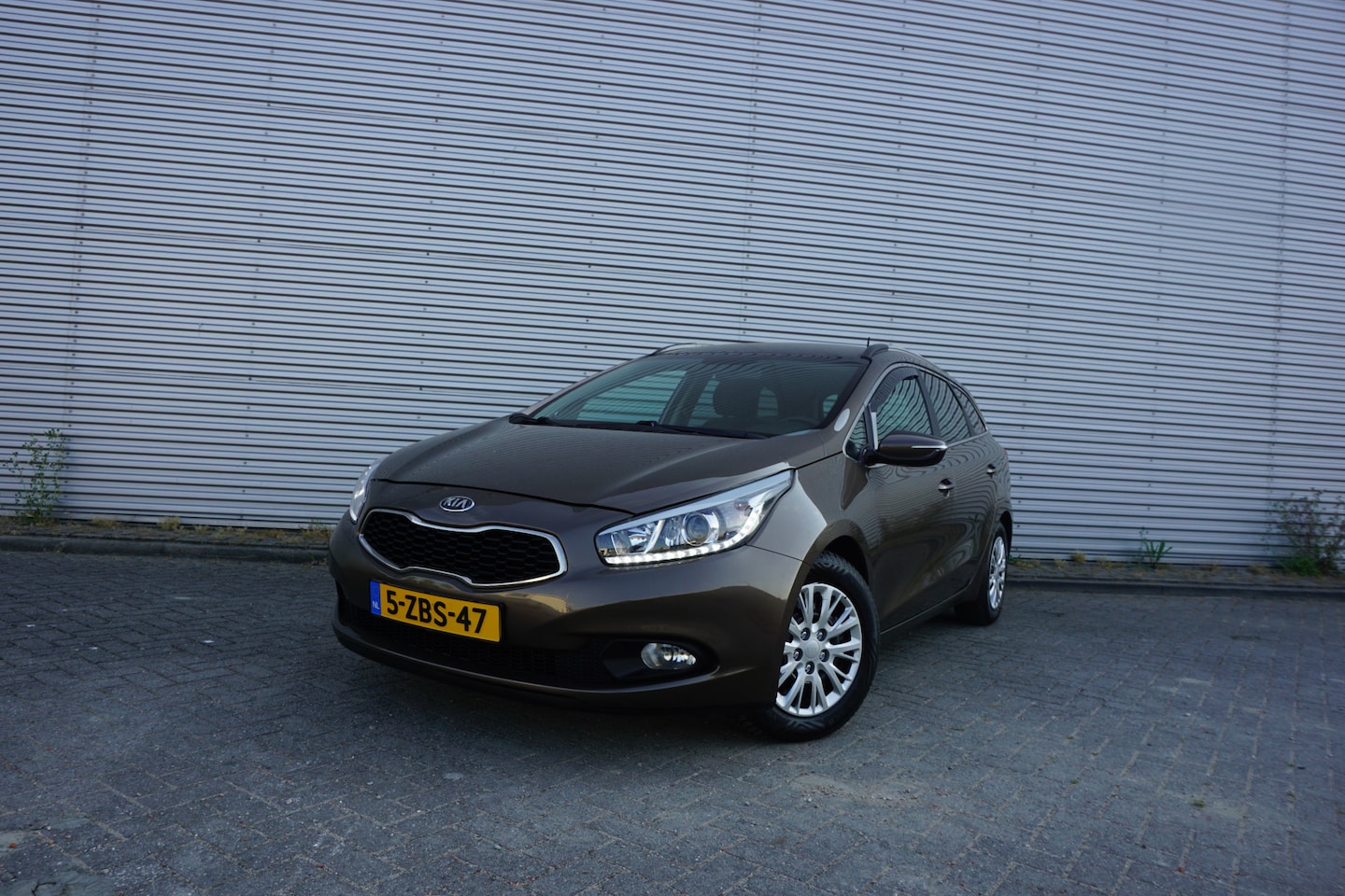 Kia Cee'd Sportswagon - 1.6 GDI BusinessLine Climate / Navi / Cruise / Camera / Elektr. ramen / Trekhaak / NAP - AutoWereld.nl
