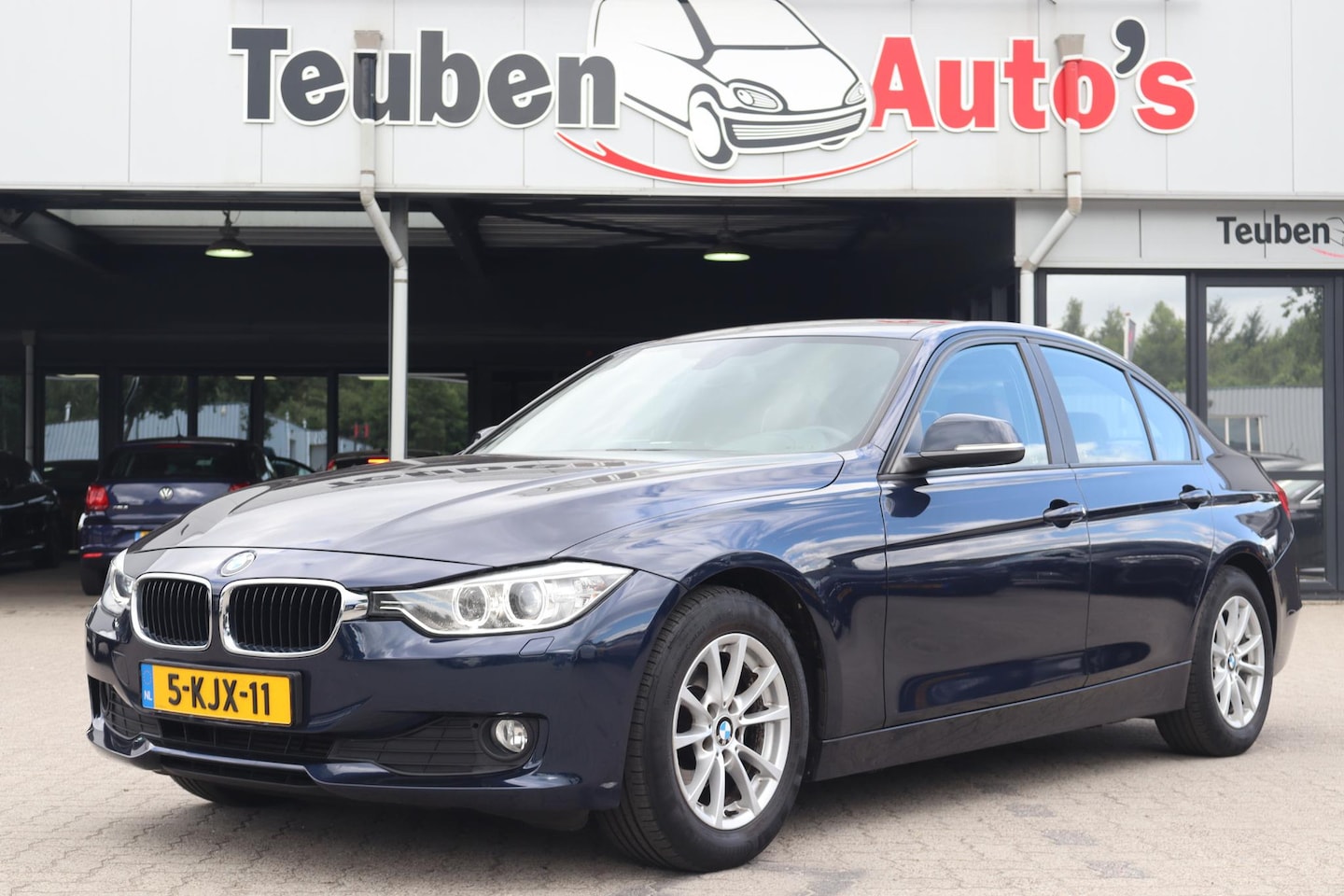 BMW 3-serie - 320i EfficientDynamics Edition Business | Lederen bekleding | Head-up display | Navigatie - AutoWereld.nl