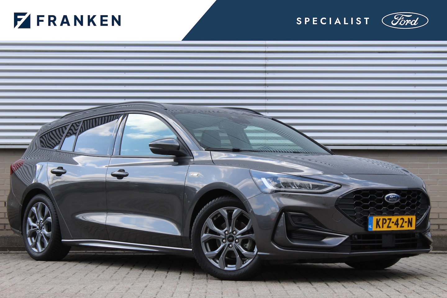 Ford Focus Wagon - 1.0 EcoBoost Hybrid ST Line X | Adaptieve cruise | BLIS | Head-up | Trekhaak | Winterpack - AutoWereld.nl