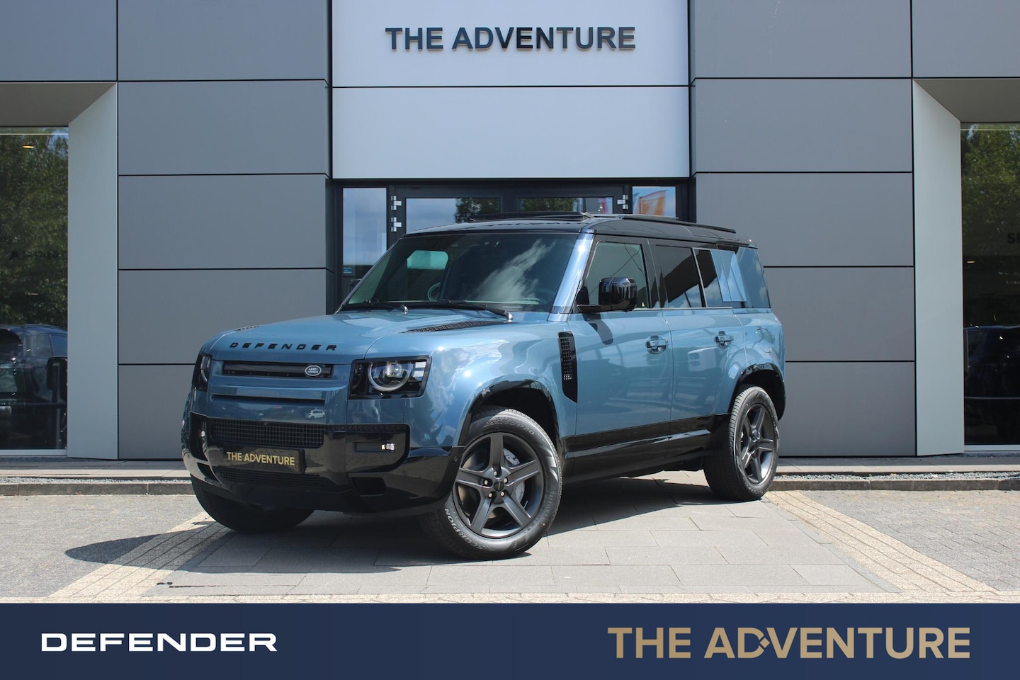 Land Rover Defender 110 - P300e Dynamic SE | Pano | Koelvak | Trekhaak - AutoWereld.nl