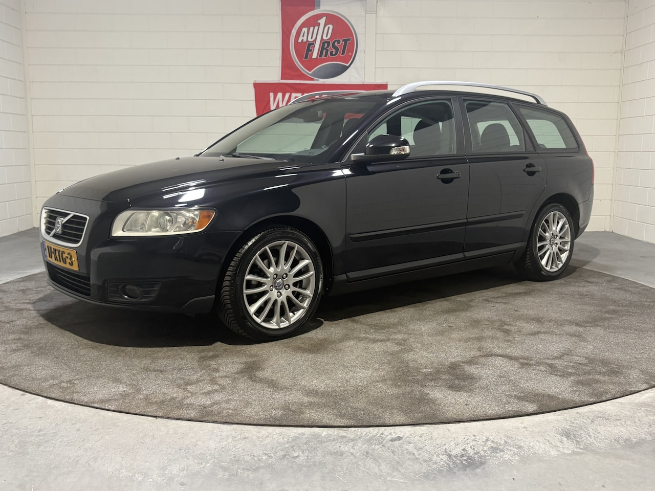 Volvo V50 - 2.0 Sport 2.0 Sport, 2e eigenaar, Volledig dealer onderhouden, Cruise, Clima, Navi, Isofix, Trekhaak - AutoWereld.nl