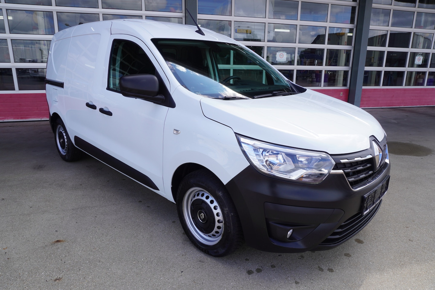 Renault Express - dCi 75 PK Comfort nr.V014 | Airco | Cruise | Trekhaak - AutoWereld.nl