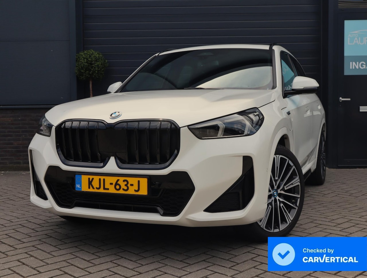 BMW X1 - xDrive25e M Sport | Pano | H+K | Massage | BLIS - AutoWereld.nl