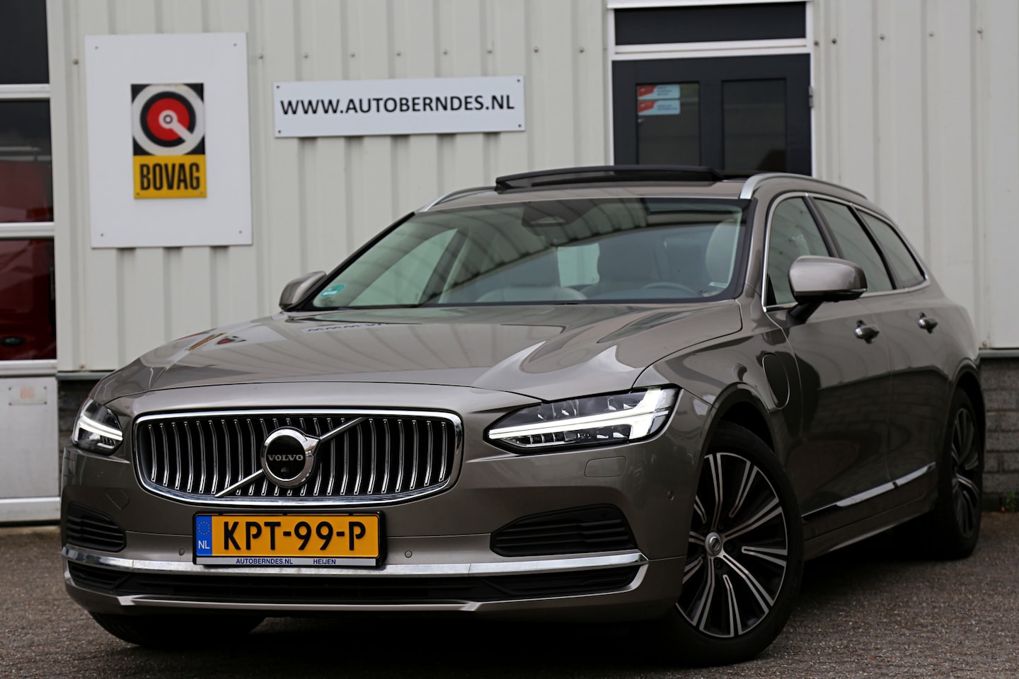 Volvo V90 - 2.0 T6 Plug-in hybrid Long Range AWD Plus Bright*Perfect Onderh.*Luchtvering/Pano/Elek. Tr - AutoWereld.nl