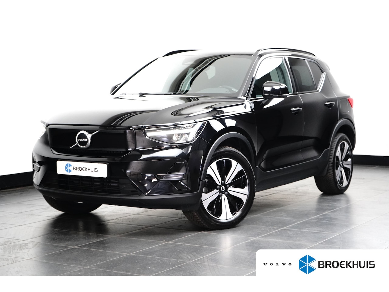 Volvo XC40 - Twin Plus AWD | Trekhaak | Stoel- en stuurverwarming | 19"-5-Doppelspeichen Sport-Design D - AutoWereld.nl