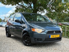 Mitsubishi Colt - 1.1 Inbusiness | '' Nieuwe APK '' + Airco Nu € 2.450,