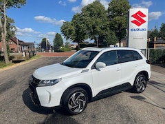 Suzuki Vitara - 1.4 Boosterjet Style Smart Hybrid // TREKHAAK // 1500 Kilo trekgewicht // PANO // Stootlij