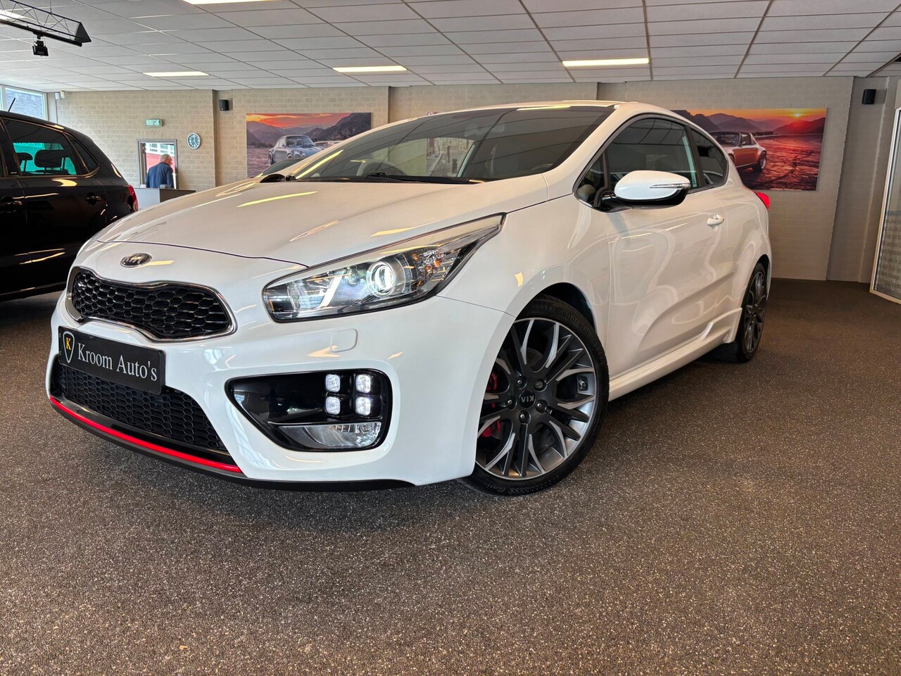 Kia Pro cee'd - 1.6 GT Keyless, camera, NL auto, lage km stand! - AutoWereld.nl