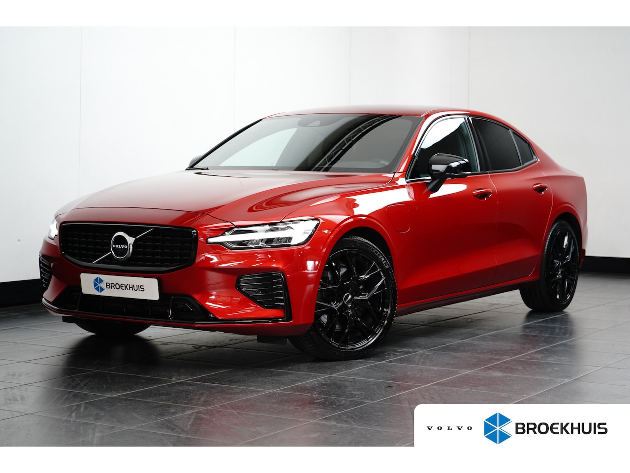 Volvo S60 - sedan T8 Plus Dark AWD | 360 | Sportstoelen | Adaptive Cruise | 19" | Achteruitrijcamera | - AutoWereld.nl