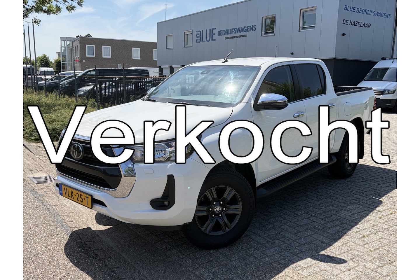 Toyota HiLux - 2.4 D-4D 150PK E6 Aut. 4WD Double Cab Professional ✓ camera ✓ Trekhaak 3,5Ton - AutoWereld.nl