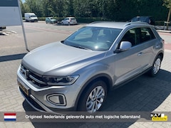 Volkswagen T-Roc - 1.5 TSI Style | LED | Dodehoek | ACC | Trekhaak afneembaar | NL-auto