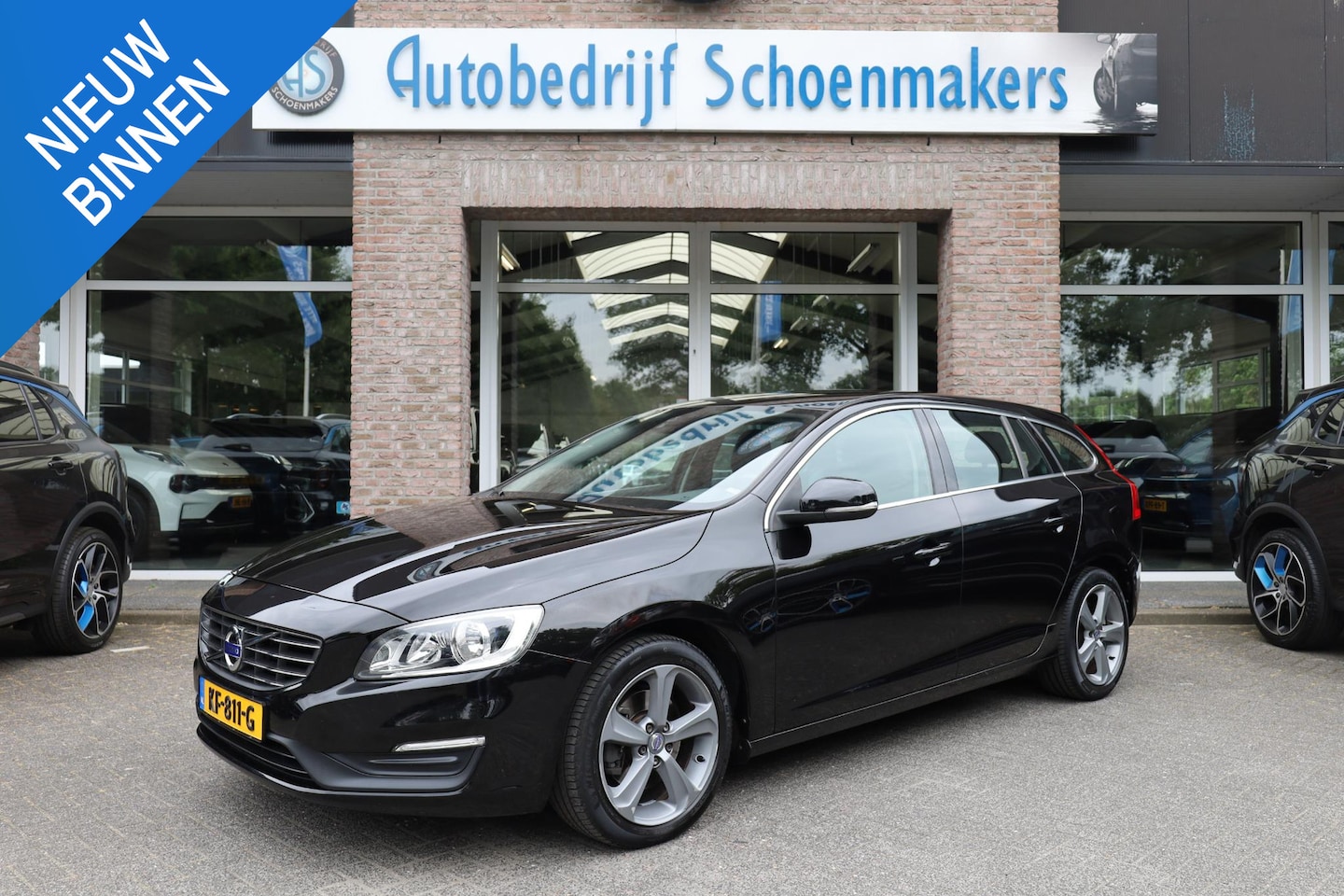 Volvo V60 - 2.0 D3 Momentum Business NAVI CRUISE CLIMA TREKHAAK NAP LMV 17" DISTRIBUTIERIEM=VERVANGEN! - AutoWereld.nl