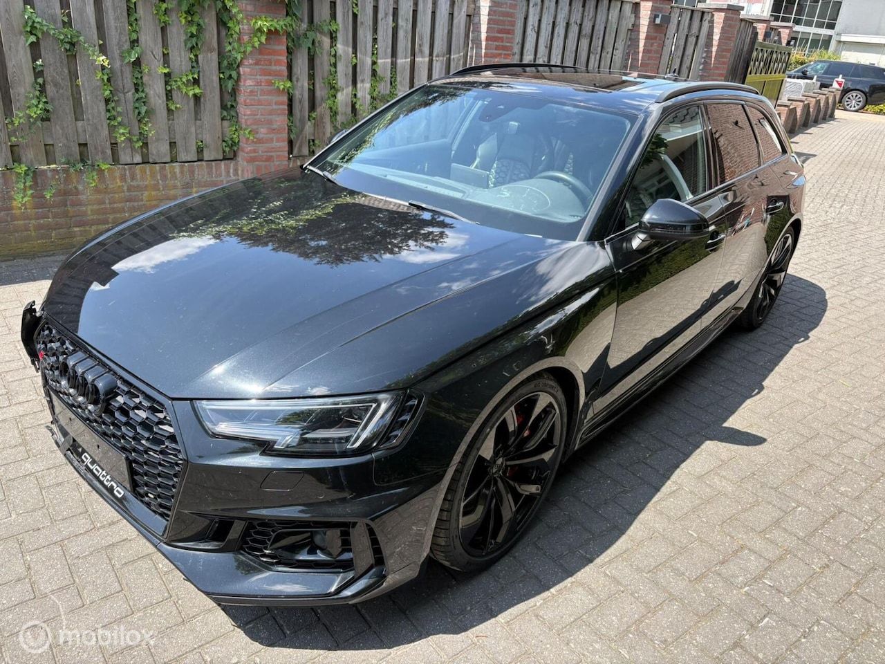 Audi RS4 - Avant 2.9 TFSI RS 4 quattro met rechter voorschade - AutoWereld.nl