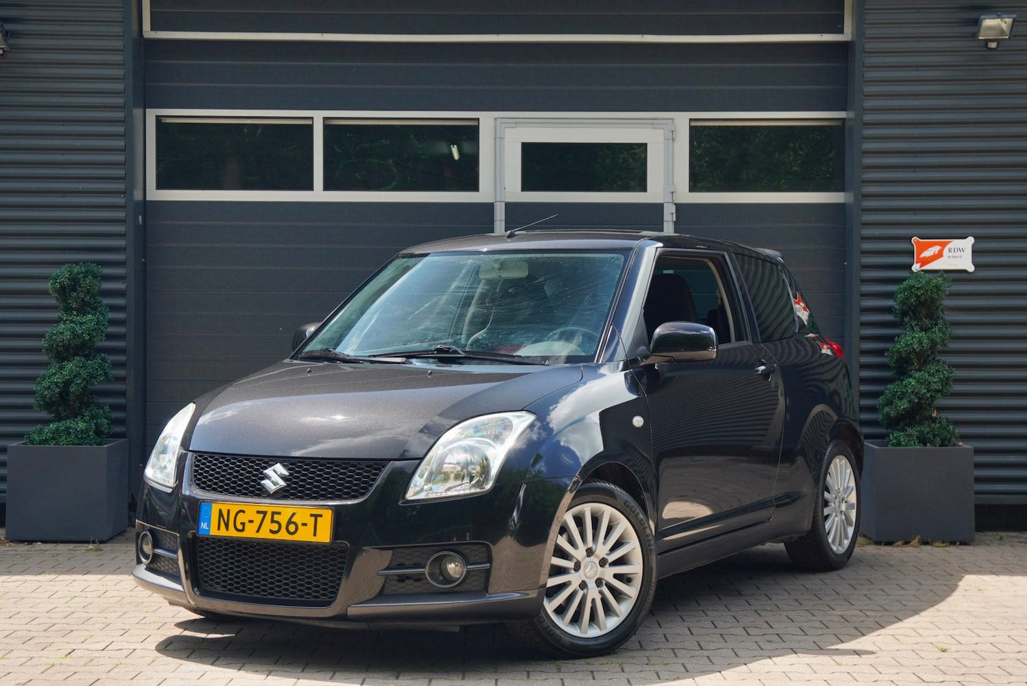 Suzuki Swift - 1.6 Sport 125 PK KEYLESS GO CLIMA SPORTSTOELEN - AutoWereld.nl