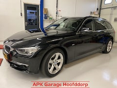 BMW 3-serie Touring - 320i High Executive / Pano / leder