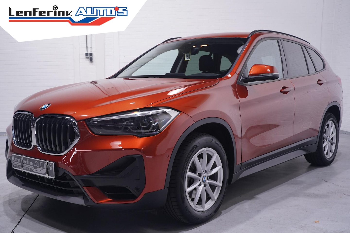 BMW X1 - sDrive18i Executive Edition NAP Navi Led koplampen Head-up Trekhaak Camera PDC v+a - AutoWereld.nl