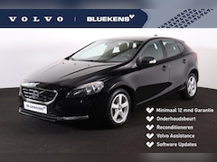 Volvo V40 - T2 Kinetic - Verwarmde voorstoelen, stuur & achterbank - Parkeersensoren achter - On Call