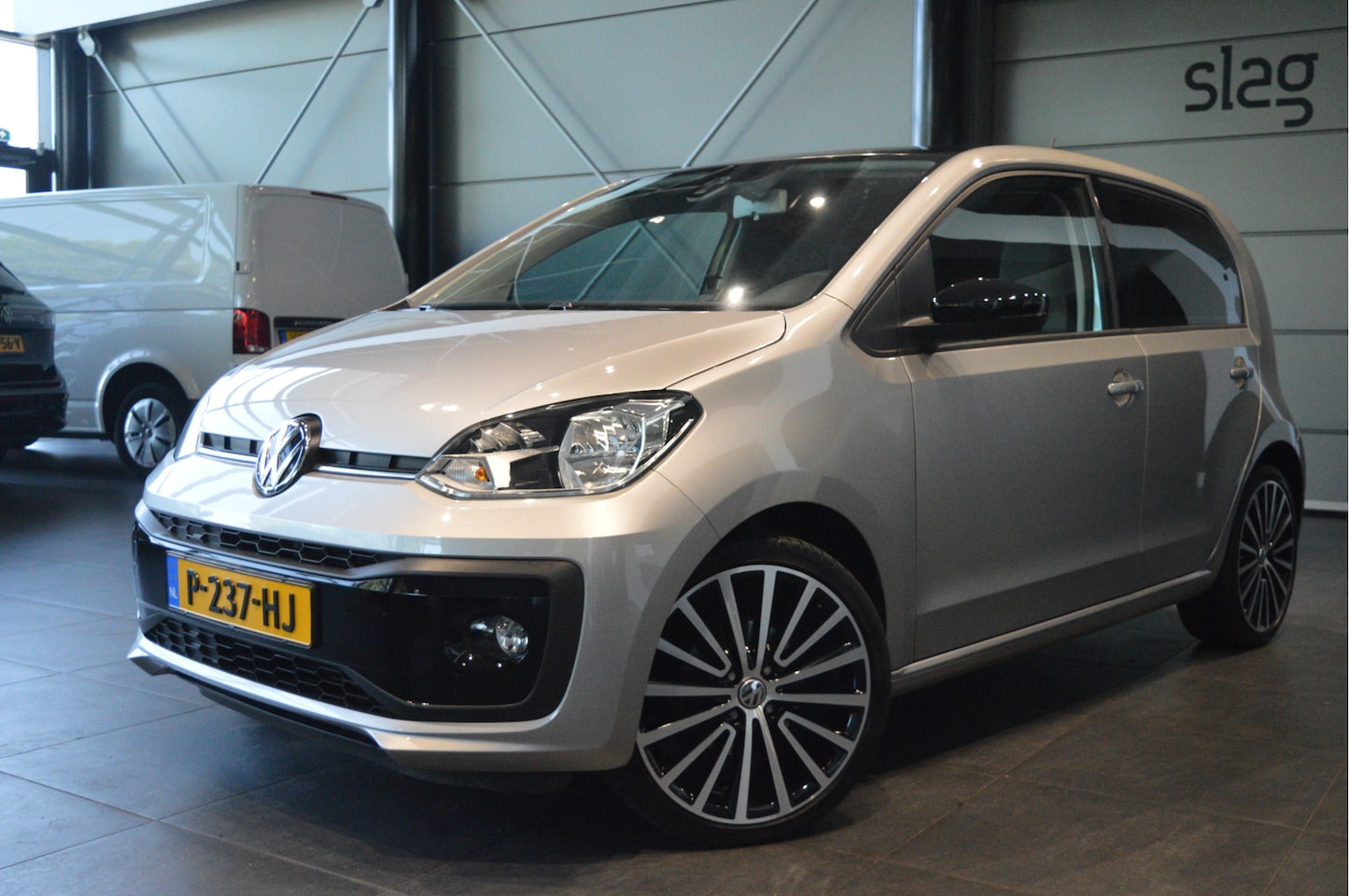 Volkswagen Up! - 1.0 BMT EDITION clima maps 17 inch !! - AutoWereld.nl