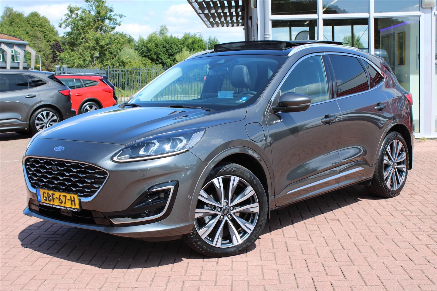 Ford Kuga - Vignale 2.5 PHEV e-CVT Automaat 225pk, Panoramadak, Driver Assistance, Technology en Winte - AutoWereld.nl