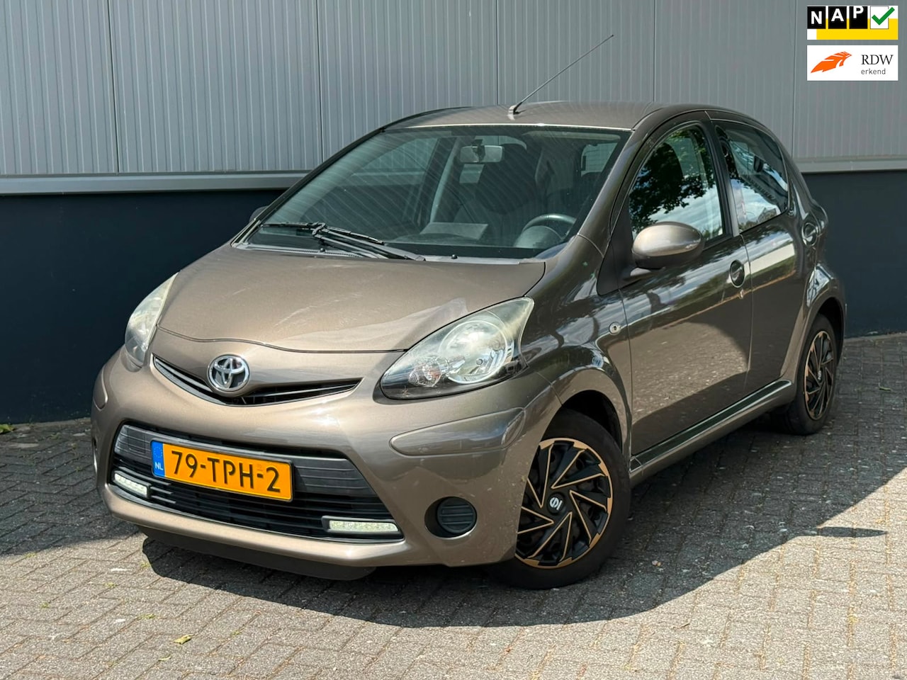 Toyota Aygo - 1.0 VVT-i Aspiration Carplay Airco 5d Elektrische Ramen Nieuwe Apk - AutoWereld.nl