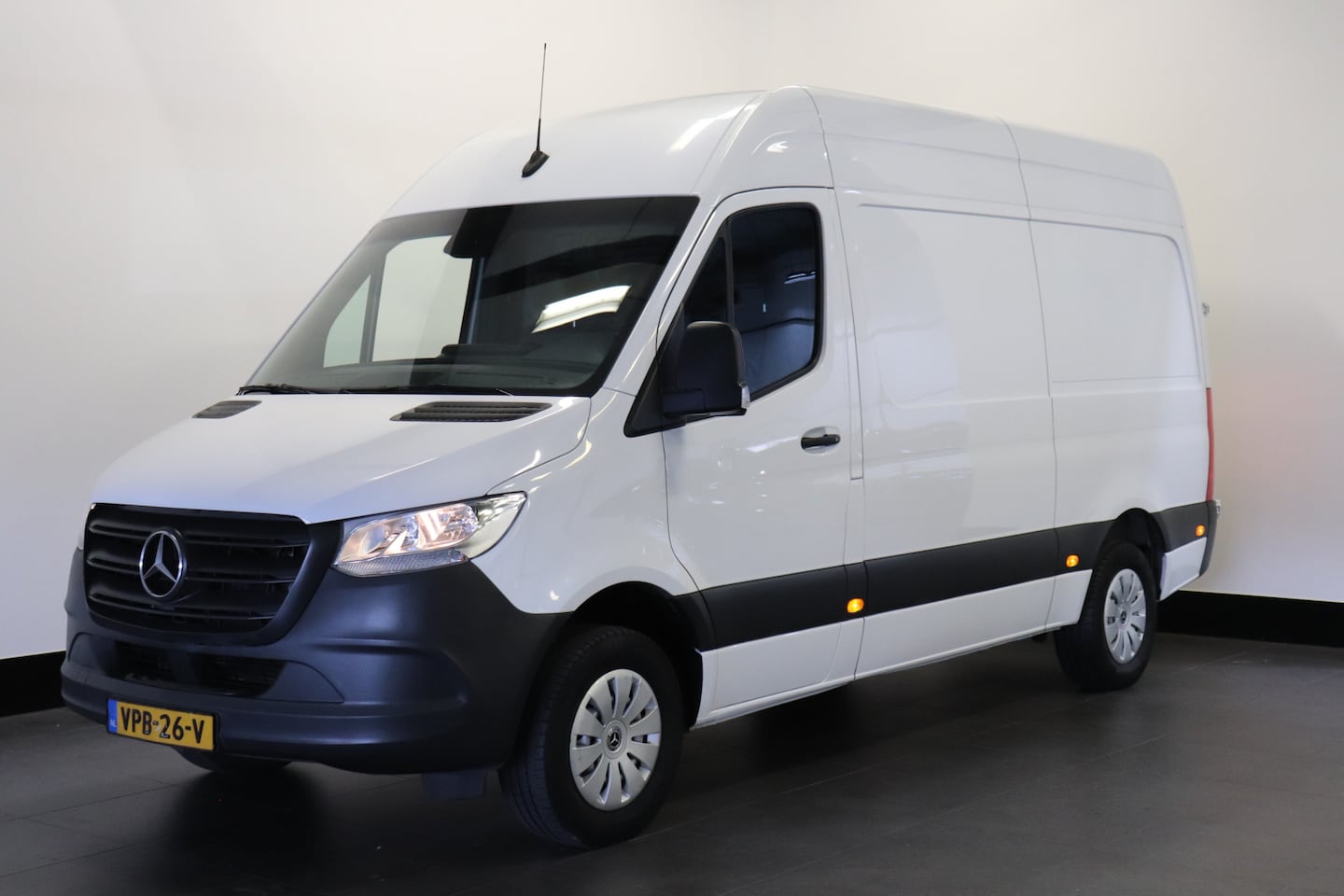 Mercedes-Benz Sprinter - 316 2.2 CDI L2H2 EURO 6 - A/C Climate - Cruise - Camera - €18.950,- Excl. - AutoWereld.nl