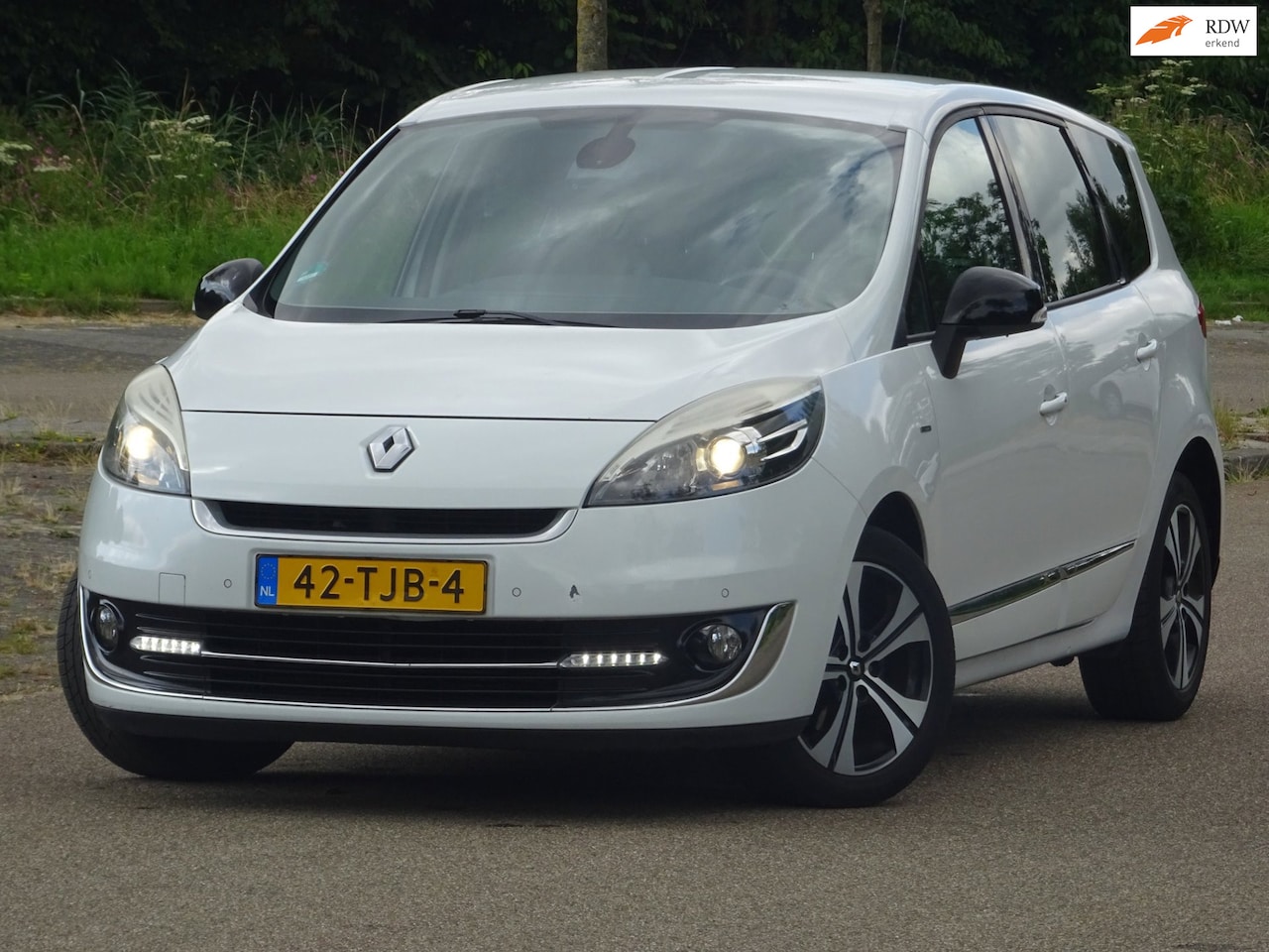 Renault Grand Scénic - 1.4 TCe Bose NAP/NAVI/CAMERA/CRUISE/APK - AutoWereld.nl