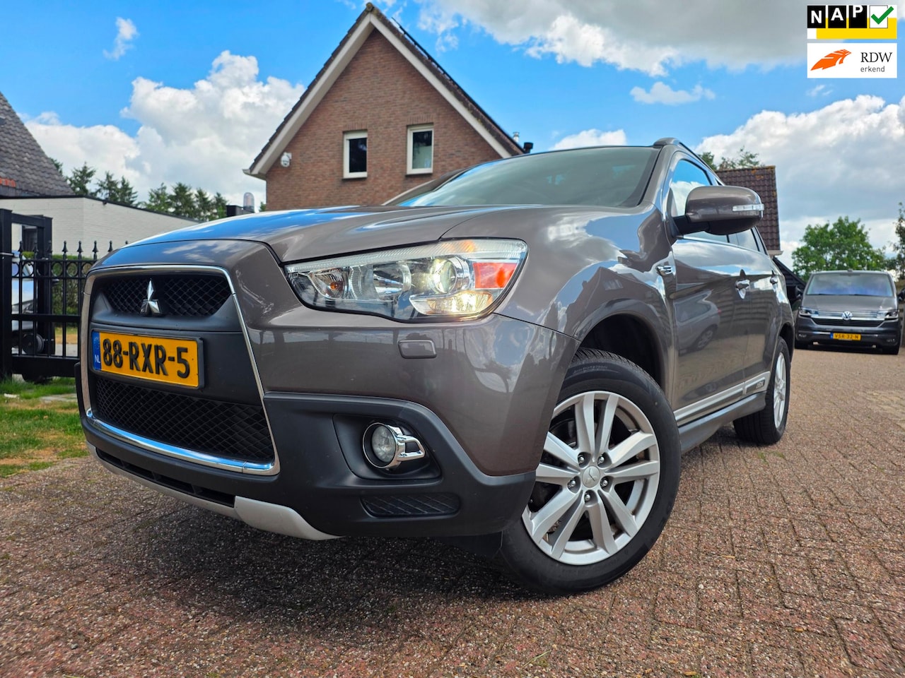 Mitsubishi ASX - 1.6 intense ClearTec 1.6 Intense ClearTec, Pano, Cruise, Keyless - AutoWereld.nl
