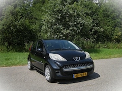 Peugeot 107 - 1.0-12V Millesim 200 . 5 Deurs . Airco . LMV . Elec ramen . enz