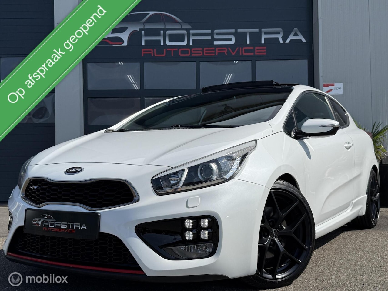 Kia Pro cee'd - 1.6 GT Pano Clima Camera Xenon 204pk Uniek! - AutoWereld.nl