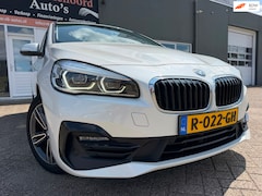 BMW 2-serie Gran Tourer - 216i 7pers High Executive met parkeersensoren / camera en navigatie en bluetooth telefoon