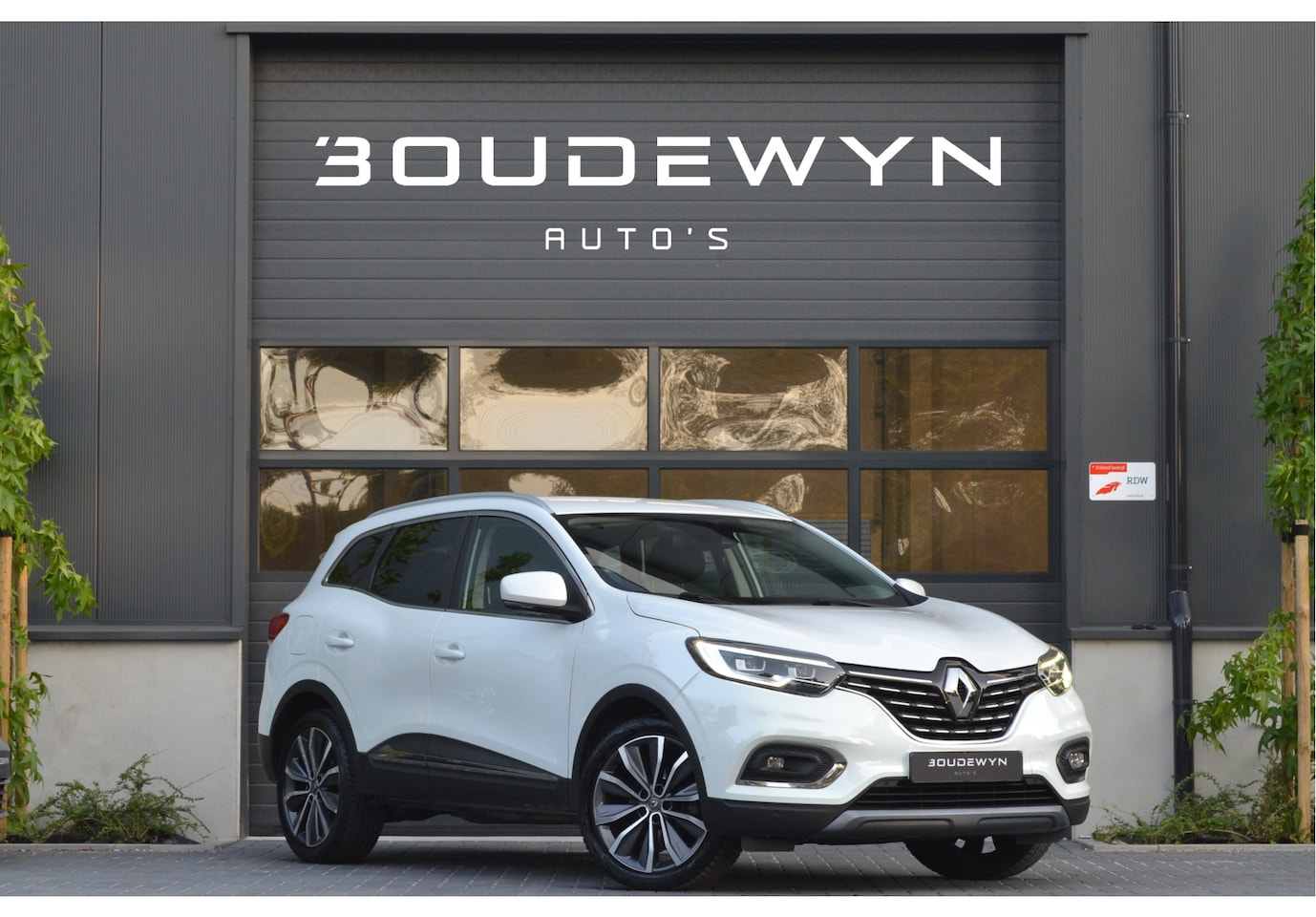 Renault Kadjar - 1.3 TCe Bose Automaat | Stoelverwarming | Trekhaak | Leer - AutoWereld.nl