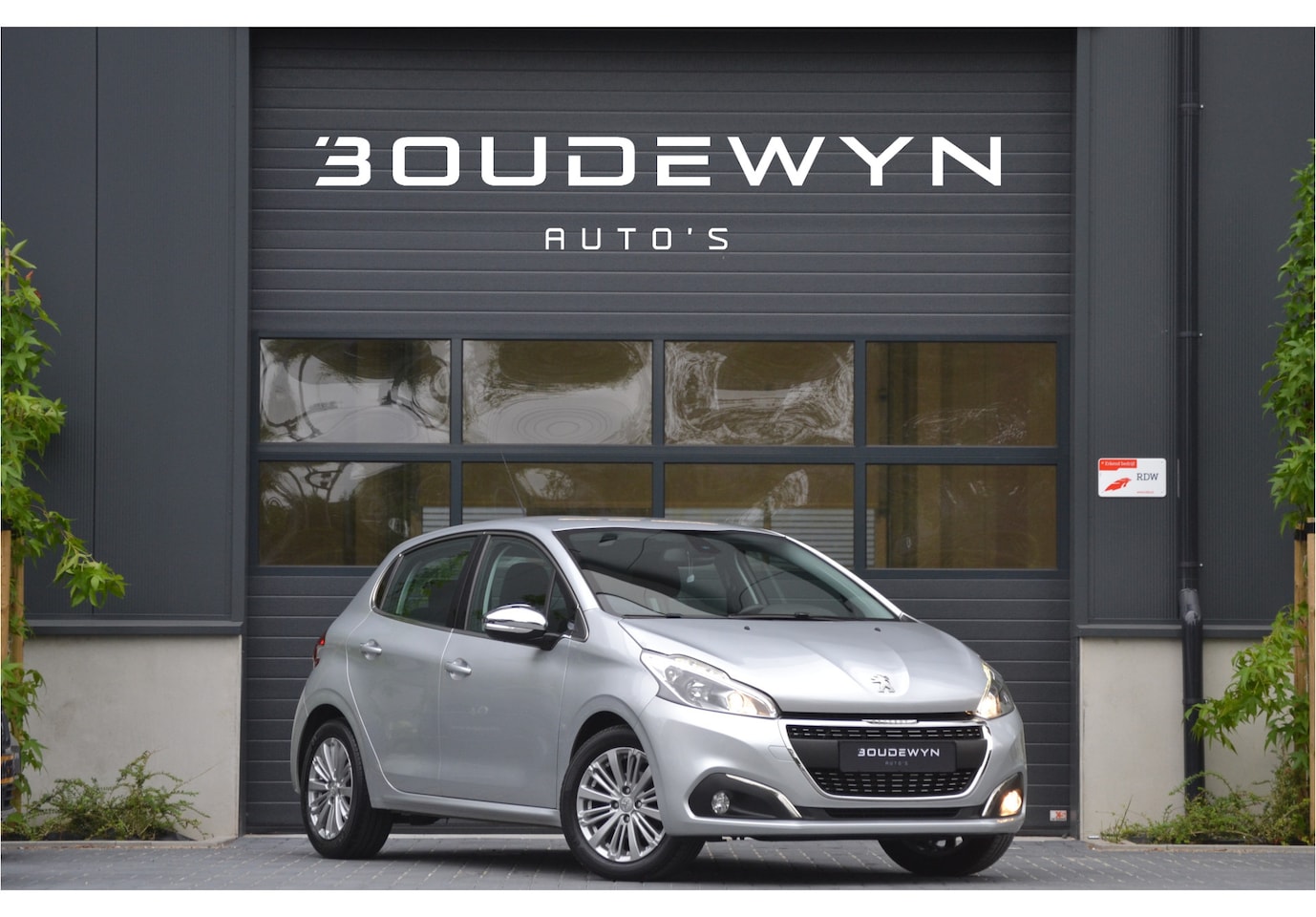 Peugeot 208 - 1.2 PureTech Allure NAP | Nieuwe riem! | Automaat | Carplay - AutoWereld.nl