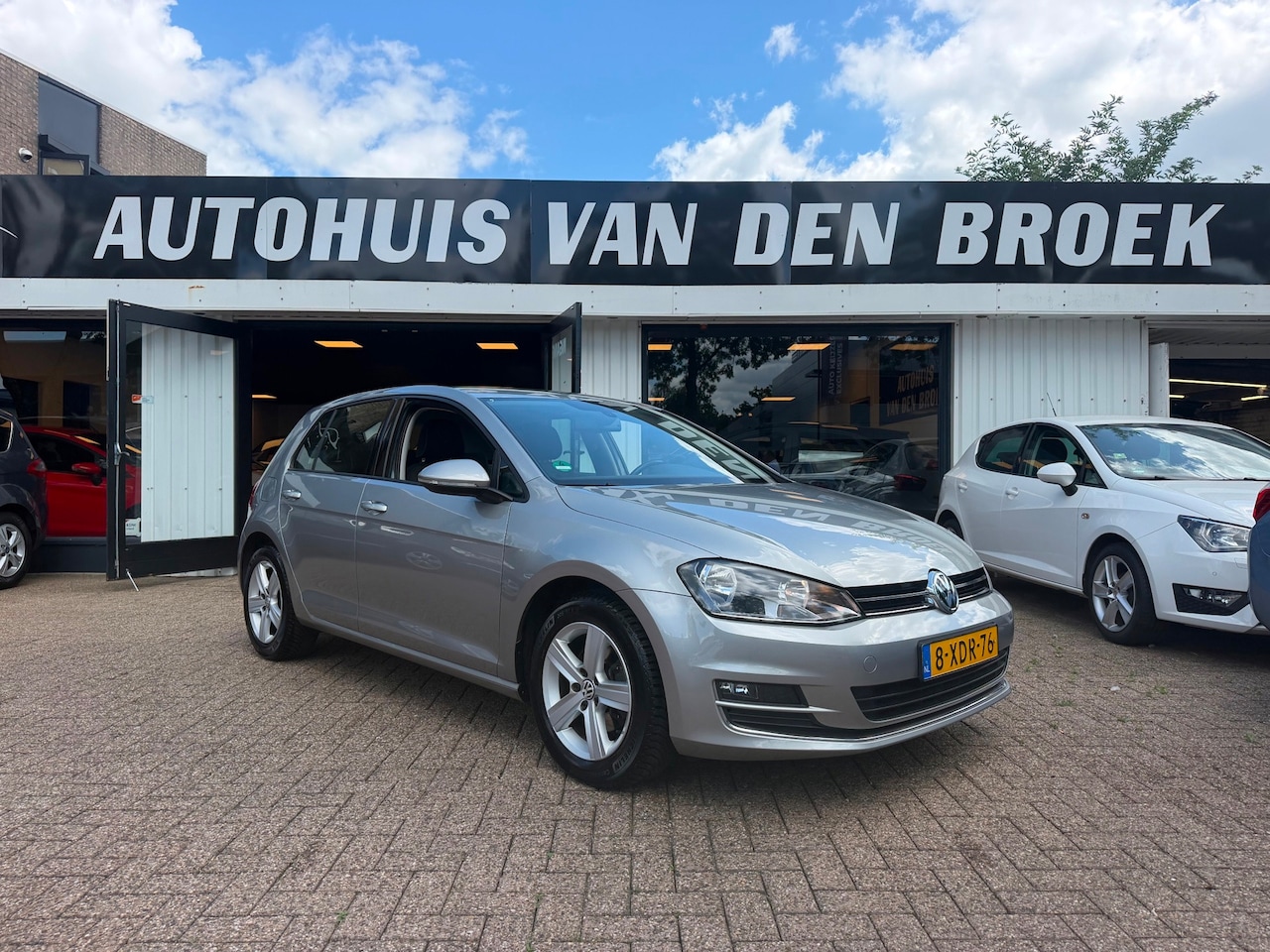 Volkswagen Golf - 1.2 TSI Highline|105Pk|Navi|Cruise|Clima|Trekhaak|Bluetooth|Pdc|Lmv|Elek Pakket|Nw Apk - AutoWereld.nl