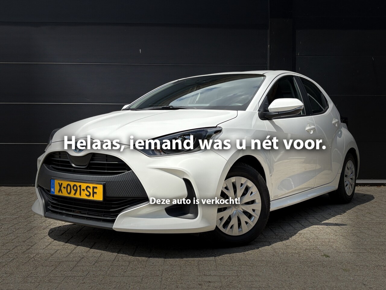 Toyota Yaris - 1.5 Hybrid Active | Trekhaak afneembaar | All-season | Camera | NL-auto - AutoWereld.nl