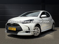 Toyota Yaris - 1.5 Hybrid Active | Trekhaak afneembaar | All-season | Camera | NL-auto