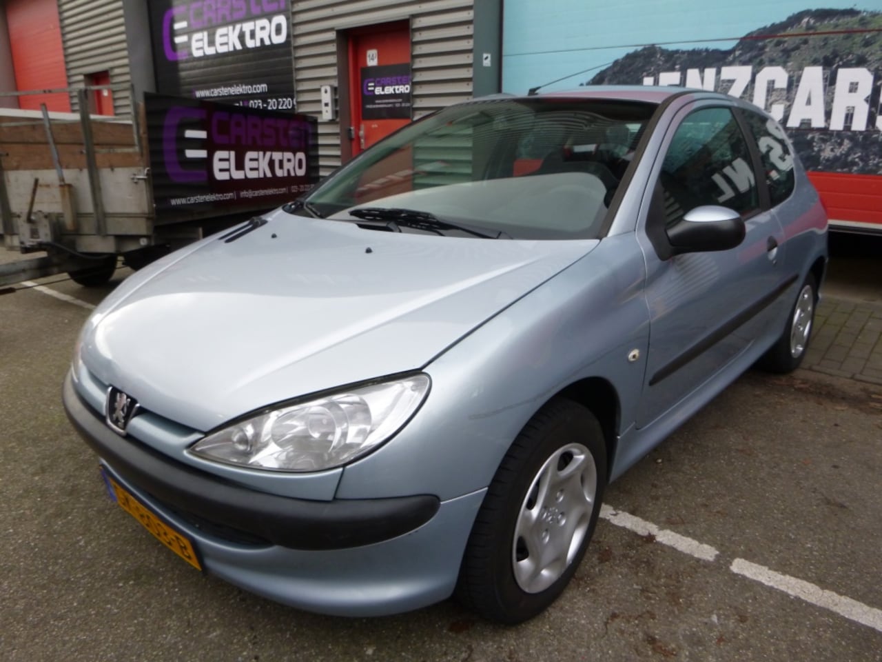 Peugeot 206 - 1.4 Gentry 1.4 Gentry,ZUINIG! NIEUWE DISTRIBUTIE! - AutoWereld.nl
