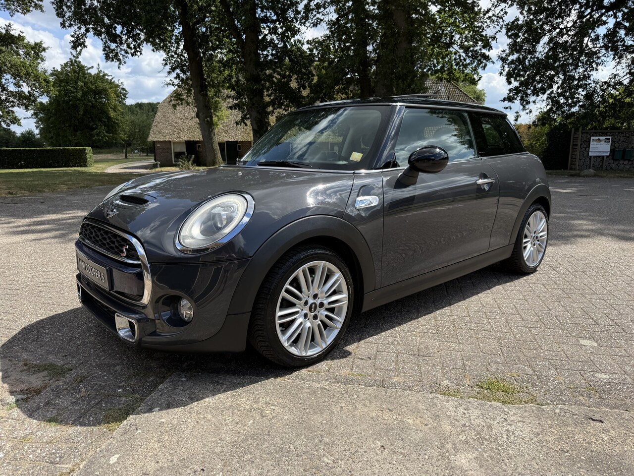 MINI 3-Deurs - 2.0 Cooper S Chili. Panorama,Navi head up,LED. Nieuwstaat !!Dealer auto !! - AutoWereld.nl