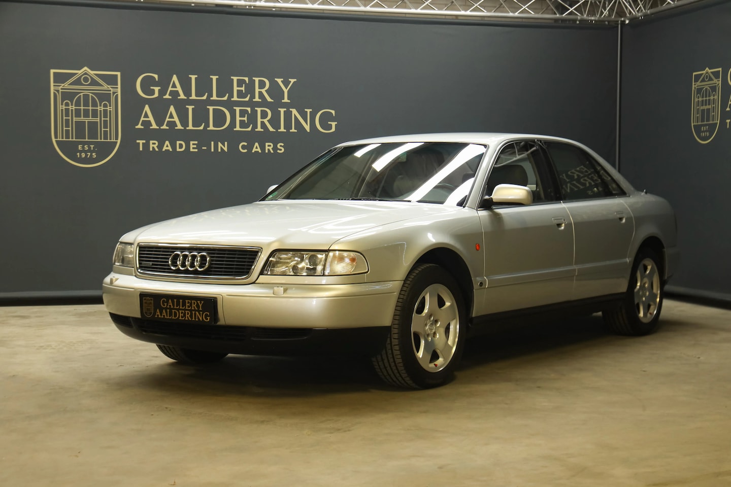 Audi A8 - 4.2 Quattro "Documented from day one" Crystal Silver Metallic with Platinum Fine Nappa lea - AutoWereld.nl