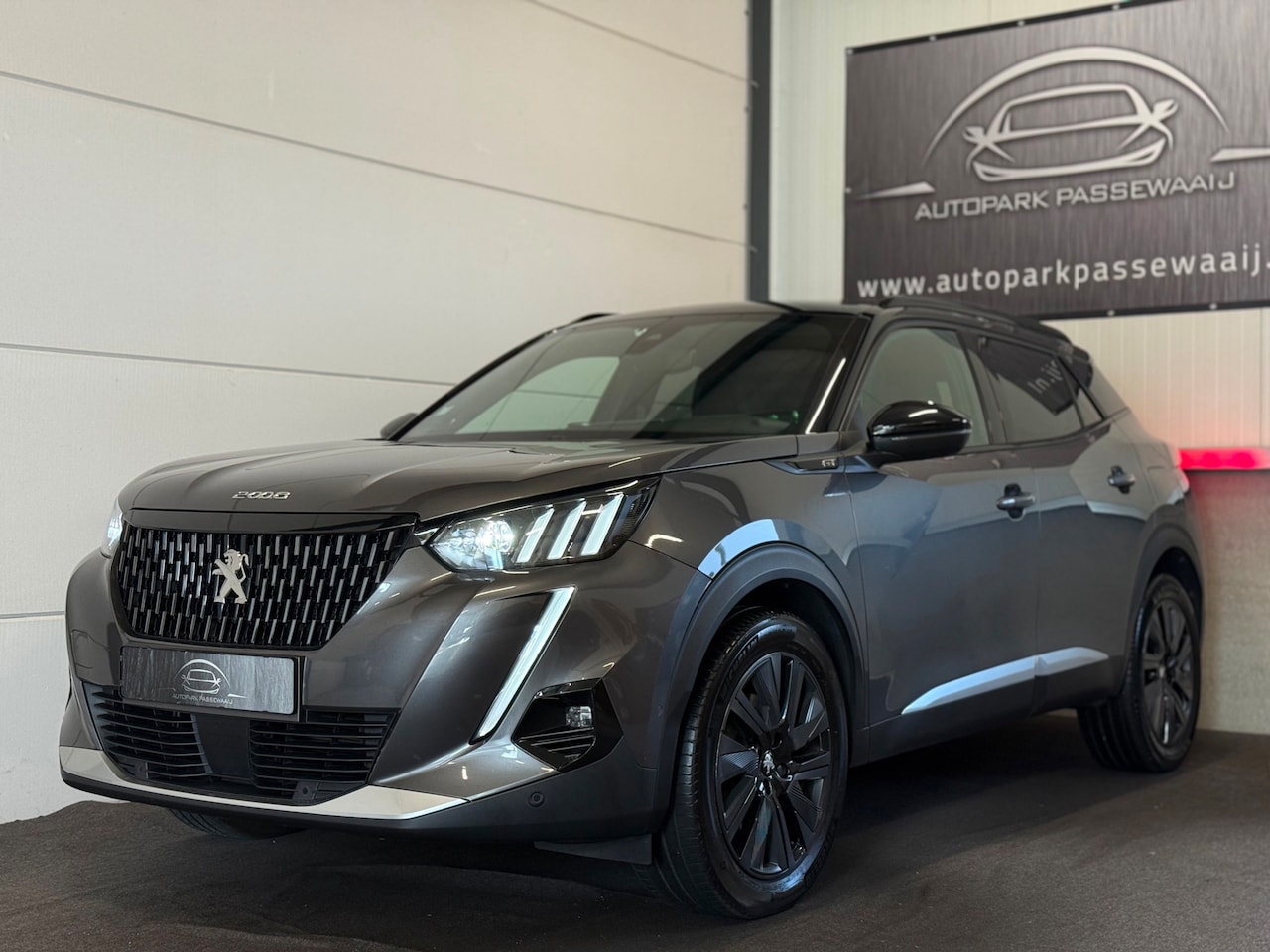 Peugeot 2008 - 1.2 PureTech GT-Line NWE D-Riem, Pano, ACC, Apple Carplay, 360° Camera, Sfeerverlichting, - AutoWereld.nl