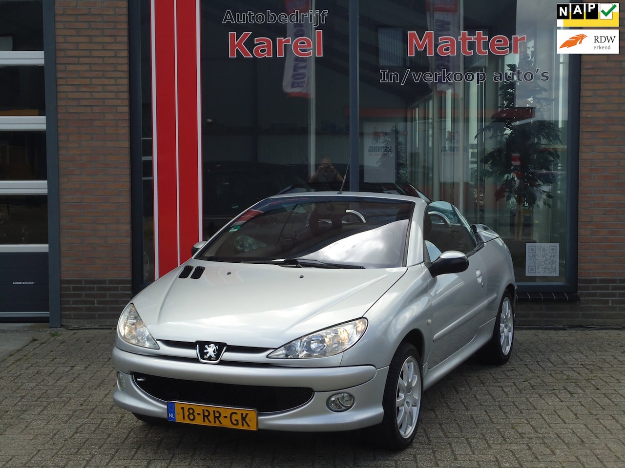 Peugeot 206 CC - 1.6-16V *WEINIG KM'S* *NETTE AUTO* - AutoWereld.nl