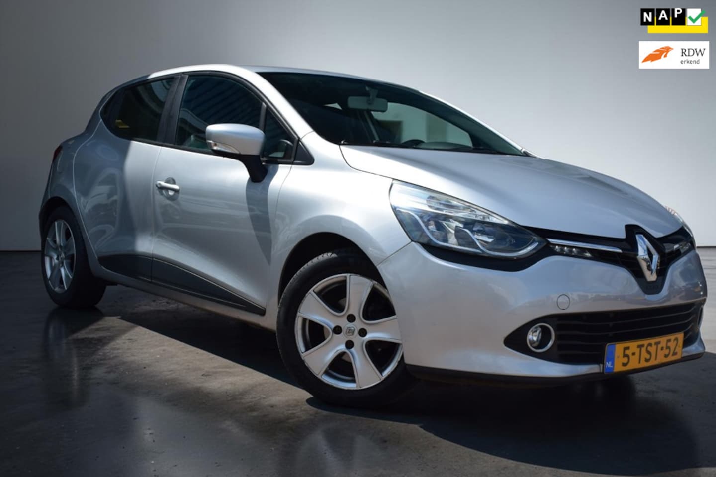 Renault Clio - 1.2 Expression 1.2 Expression, Automaat, Afneembare Trekhaak, Full map Navigatie, NAP, Org Ned auto