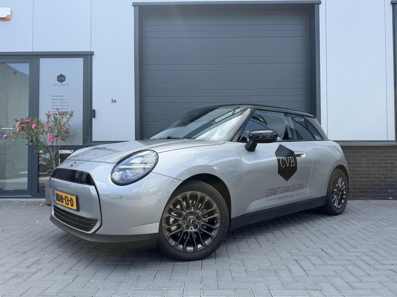 MINI 3-Deurs - Cooper E Essential 40.7 kWh - AutoWereld.nl