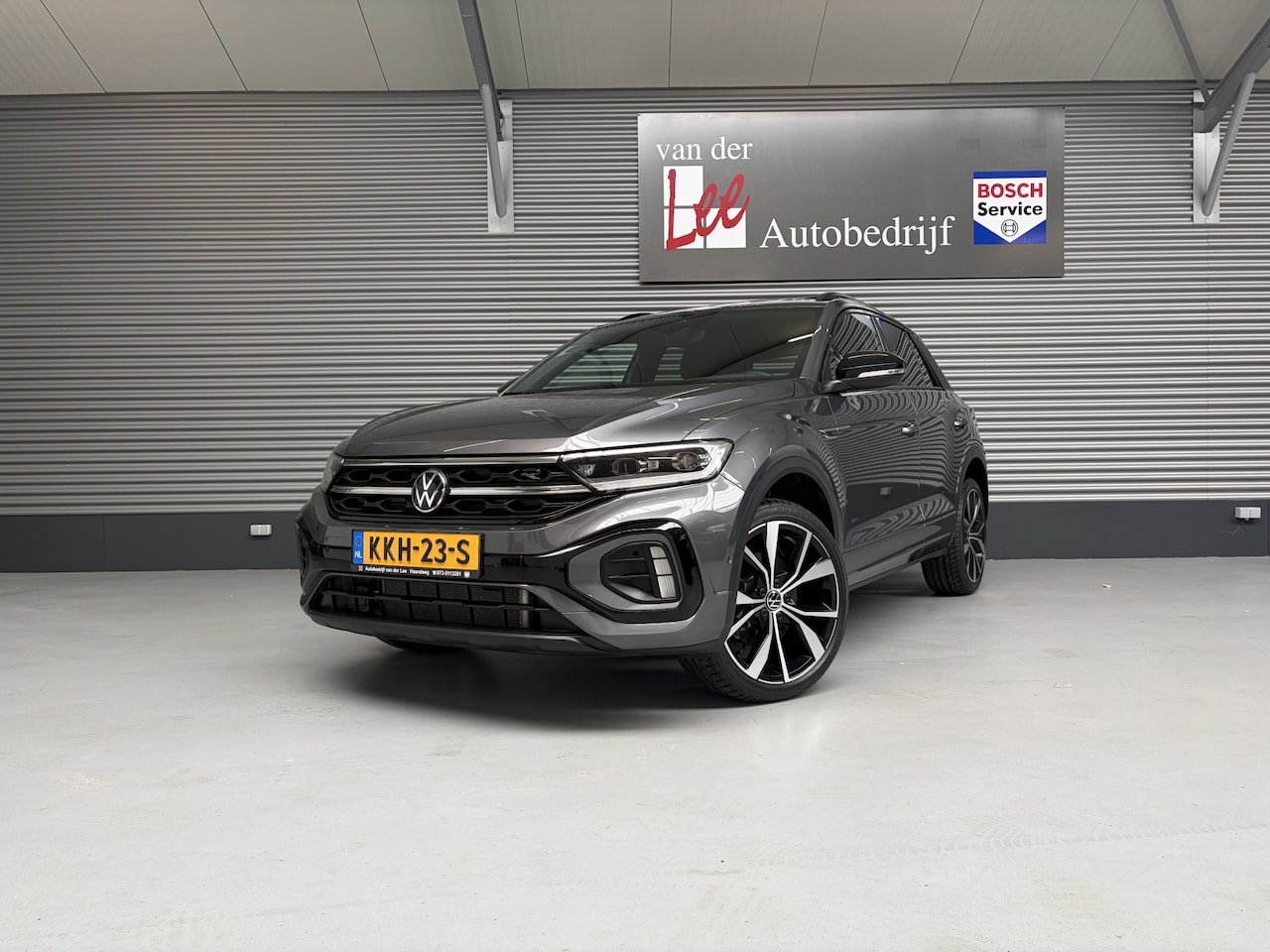 Volkswagen T-Roc - 1.5 TSI R-LINE/BLACK STYLE/PANO/IQ DRIVE/19 INCH/ENZ - AutoWereld.nl
