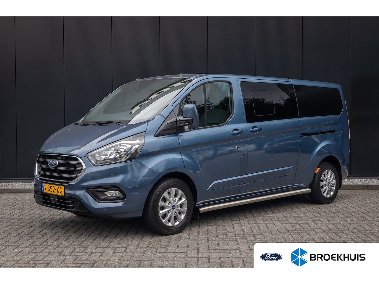 Ford Transit Custom - 300 2.0 TDCI L2H1 Limited DC | Achteruitrijcamera | Airco | Lichtmetalen velgen 16" | Dubb - AutoWereld.nl