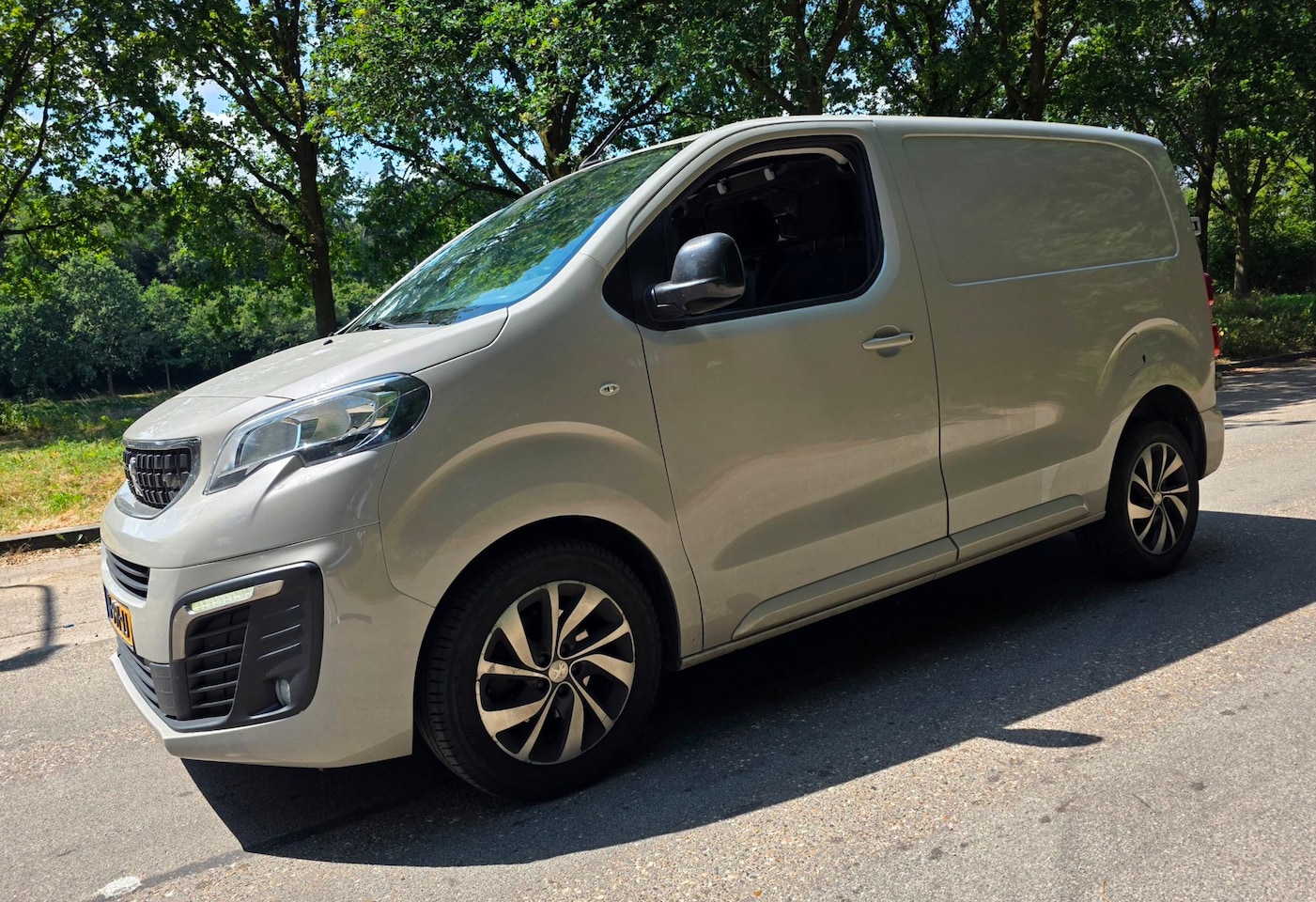 Peugeot Expert - 231C 2.0 BlueHDI Premium Pack MOTOR PROBLEEM - AutoWereld.nl