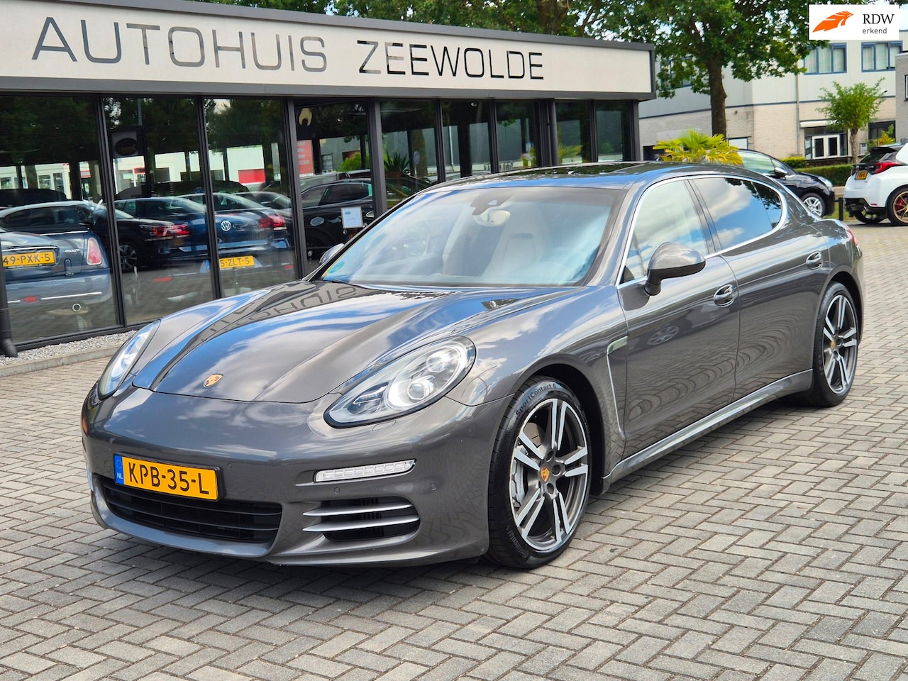 Porsche Panamera - 3.0 4S Executive I chrono I schuifdak I luchtvering - AutoWereld.nl