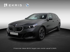 BMW i5 Touring - eDrive40 M Sportpakket Pro | Achteruitrijcamera | Driving Assistant Plus | Parking Assista