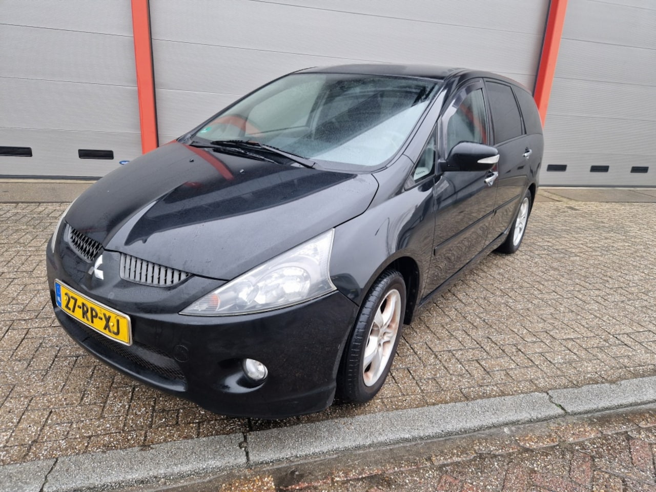 Mitsubishi Grandis - 2.4-16V Intense 7 pers airco/cruise control - AutoWereld.nl