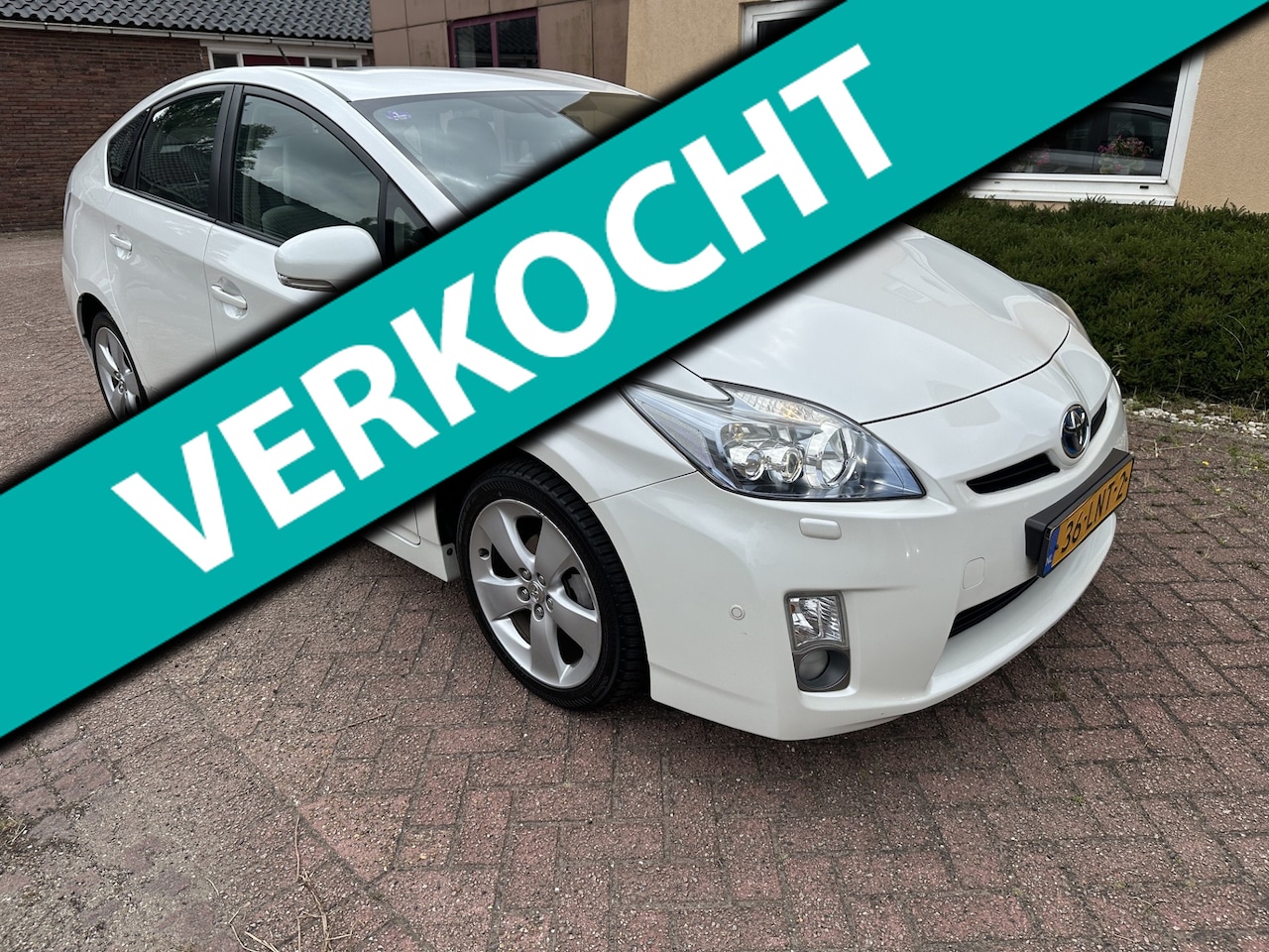 Toyota Prius - 1.8 Dynamic NAVI CAMERA/LEER/NAP/SCHADEVRIJ - AutoWereld.nl