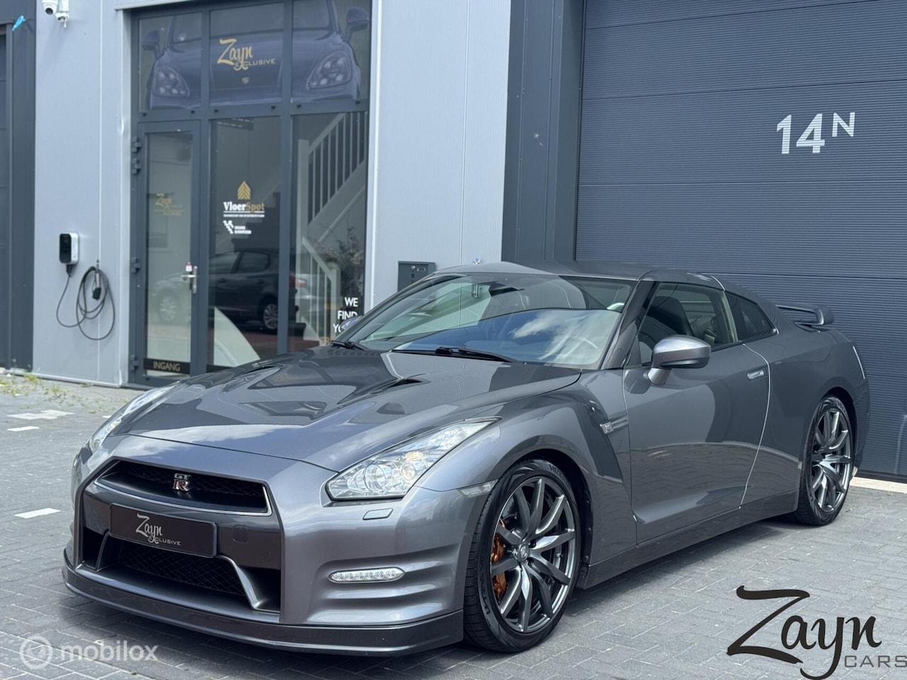 Nissan GT-R - 3.8 V6 Gentleman Edition MY2013 | STOCK | - AutoWereld.nl